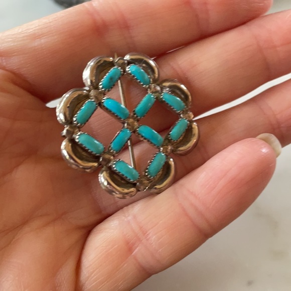 Vintage Zuni Native American Turquoise Needlepoint Pin Pendant - Picture 12 of 13